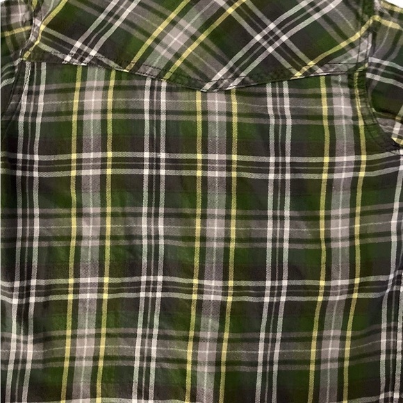 Cozy, Fall button-down flannel shirt.   Size 5T Old Navy - Picture 3 of 3